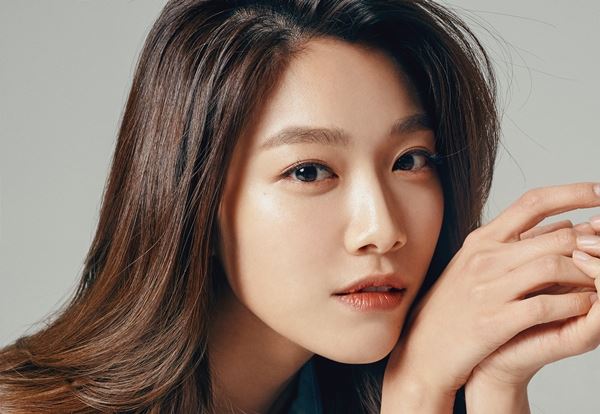 JTBC '으라차차 와이키키'에서 민수아의 얼굴을 보여준 배우 이주우(사진=마이컴퍼니)