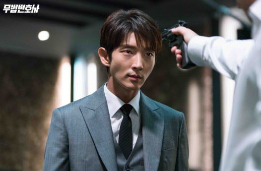 '무법 변호사'로 인생 캐릭터 경신한 배우 이준기(사진=tvN)