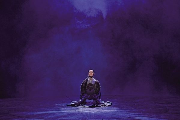 뮤지컬 명성황후 무대 한 장면(사진=에이콤)
