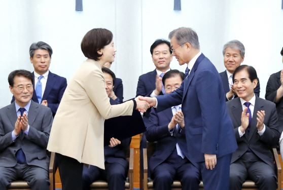 문재인 대통령이 유은혜 부총리겸 교육부장관 임명을 강행했다. (사진=연합뉴스)