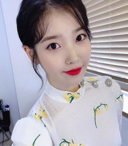 (사진=아이유 SNS)